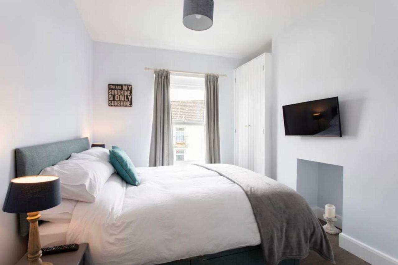 Beautiful Two Bed Mumbles Flat - With Parking Space Exterior foto